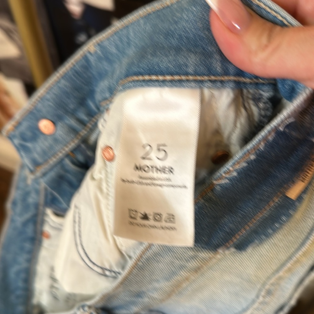 MOTHER The Teaser Donut Roll Denim Short - Picture 5 of 16